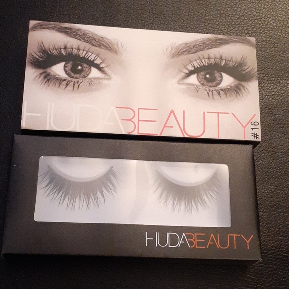 Lashes - Picture 2 of 4